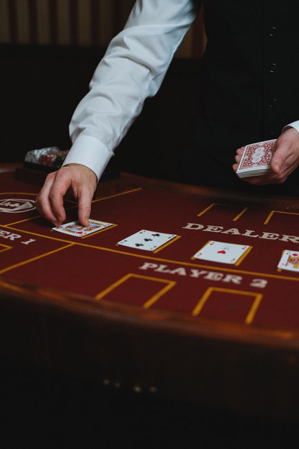 The Real Math Behind Slot Machines and Poker: A Player's Guide